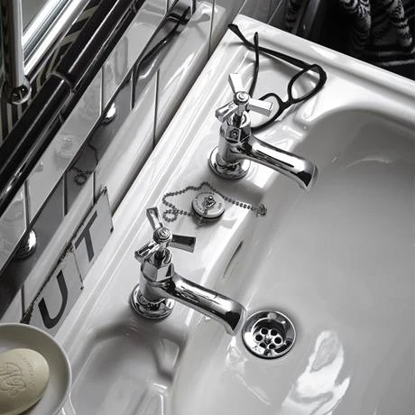 Heritage - Gracechurch Basin Pillar Taps - TGRDC00 2 Heritage - Gracechurch Basin Pillar Taps - TGRDC00 - Image 2